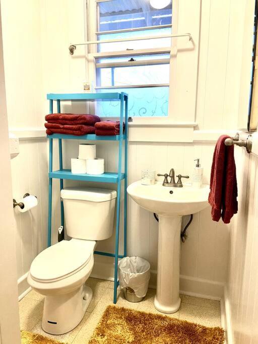 Your Hilo Homebase - Lovely 3 Bedroom In Heart Of Hilo With Ac! Eksteriør bilde